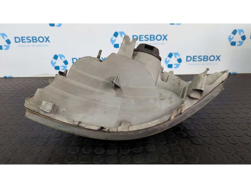 Recambio de faro derecho para nissan interstar mod. 04 (x70) 2.5 dci diesel cat referencia OEM IAM 8200163518  