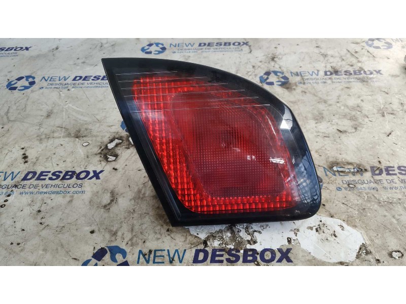 Recambio de piloto porton izquierdo para nissan primera berlina (p11) 2.0 turbodiesel cat referencia OEM IAM 89020318  