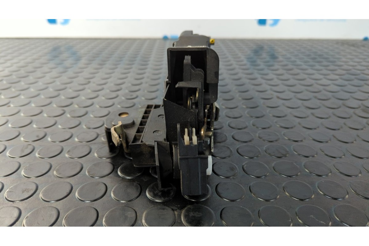 Recambio de cerradura puerta delantera izquierda para mercedes-benz clase clk (w208) coupe 2.0 16v cat referencia OEM IAM 208720