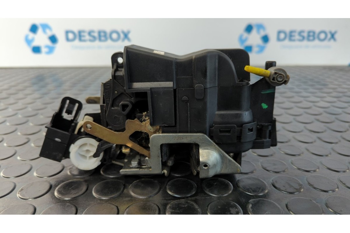 Recambio de cerradura puerta delantera izquierda para mercedes-benz clase clk (w208) coupe 2.0 16v cat referencia OEM IAM 208720