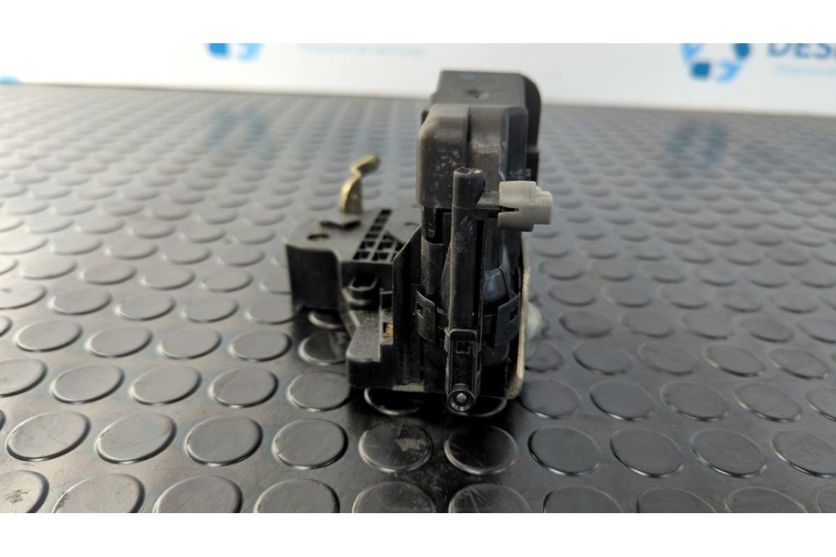 Recambio de cerradura puerta delantera derecha para mercedes-benz clase clk (w208) coupe 2.0 16v cat referencia OEM IAM 20872004