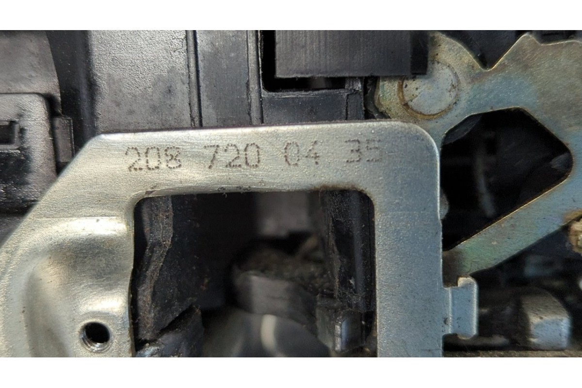 Recambio de cerradura puerta delantera derecha para mercedes-benz clase clk (w208) coupe 2.0 16v cat referencia OEM IAM 20872004