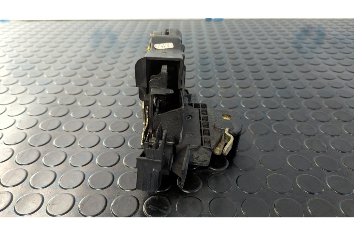 Recambio de cerradura puerta delantera derecha para mercedes-benz clase clk (w208) coupe 2.0 16v cat referencia OEM IAM 20872004