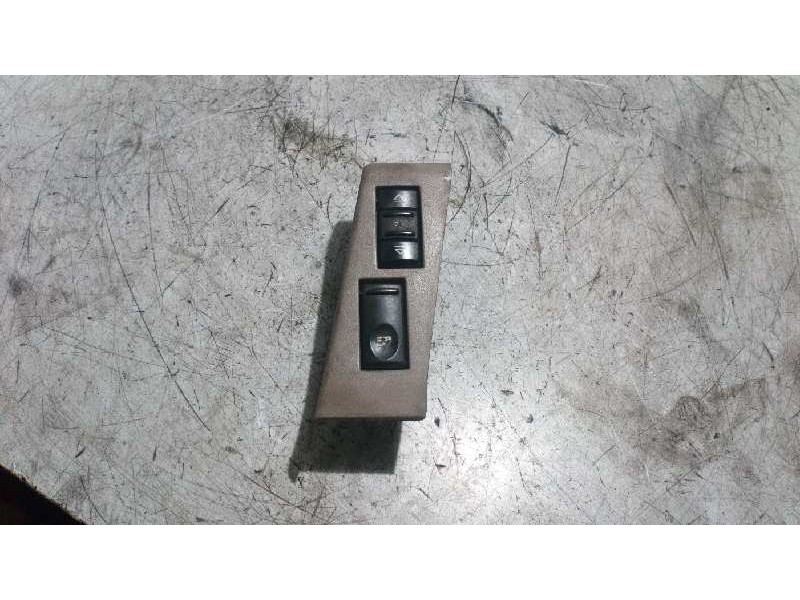 Recambio de mando elevalunas delantero izquierdo para opel movano 2.5 diesel (s8u-772 / l93) referencia OEM IAM 7700351692G  