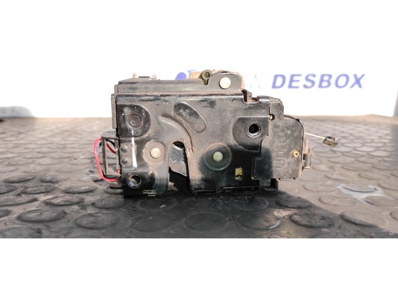 Recambio de cerradura puerta trasera izquierda para volkswagen passat berlina (3b2) comfortline syncro / 4motion referencia OEM 