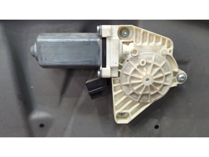 Recambio de elevalunas delantero izquierdo para mercedes-benz clase a (w169) a 170 a-edition referencia OEM IAM A1697202979  
