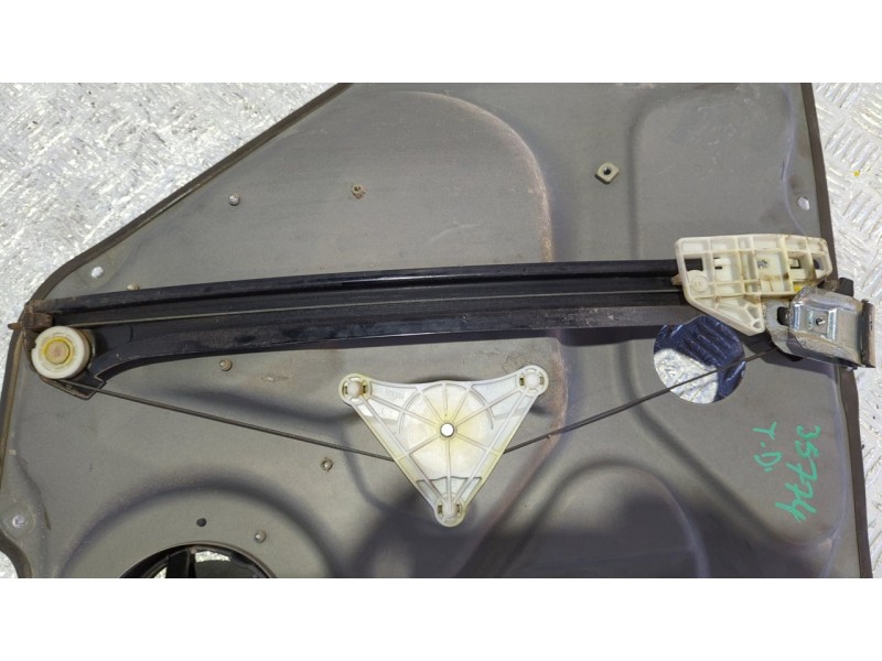 Recambio de elevalunas trasero derecho para mercedes-benz clase a (w169) a 170 a-edition referencia OEM IAM A1697301479  