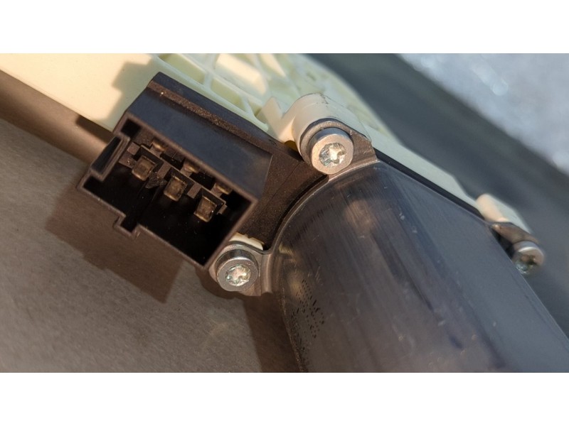 Recambio de elevalunas trasero derecho para mercedes-benz clase a (w169) a 170 a-edition referencia OEM IAM A1697301479  