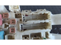 Recambio de caja reles / fusibles para toyota auris 1.4 turbodiesel cat referencia OEM IAM 8273002150A   2