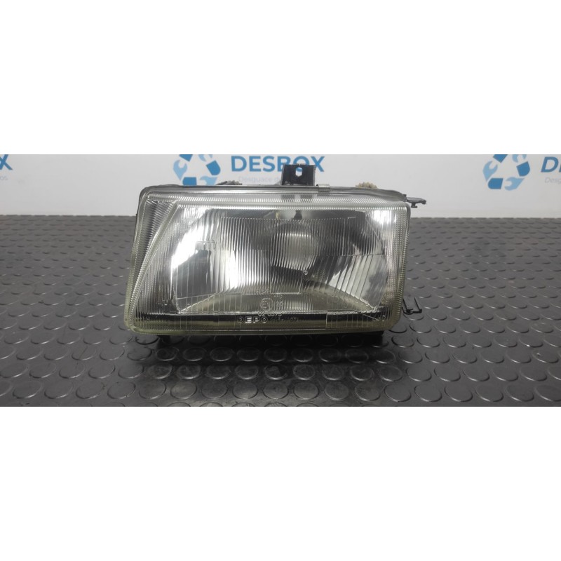 Recambio de faro izquierdo para seat ibiza (6k) 1.4 referencia OEM IAM 01070324  