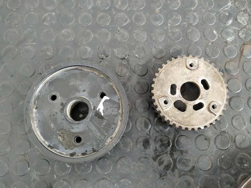 Recambio de polea bomba inyectora para ford fiesta berlina 1.8 diesel cat referencia OEM IAM 96FF9A547AA  