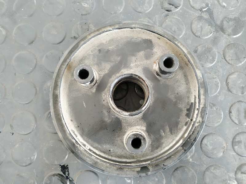 Recambio de polea bomba inyectora para ford fiesta berlina 1.8 diesel cat referencia OEM IAM 96FF9A547AA  