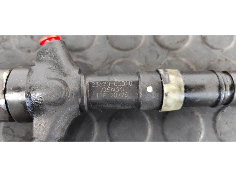 Recambio de inyector para toyota corolla (e12) 2.0 d-4d linea luna berlina referencia OEM IAM 236700G010  