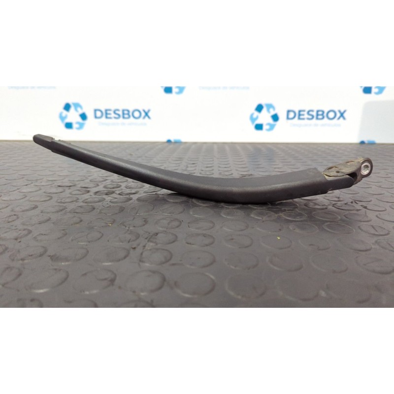 Recambio de brazo limpia trasero para opel zafira a blue line referencia OEM IAM 90587511  