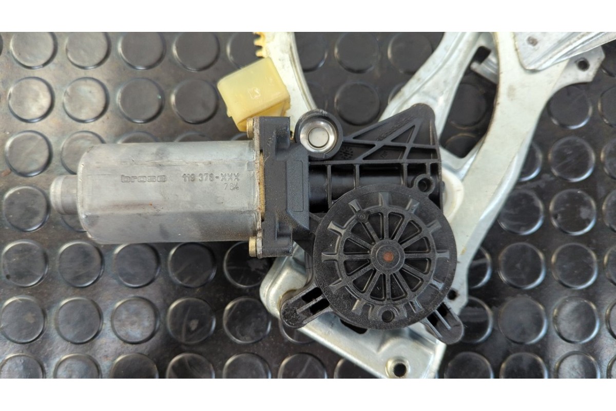 Recambio de elevalunas delantero derecho para mercedes-benz clase clk (w208) coupe 2.0 16v cat referencia OEM IAM 0130821723  