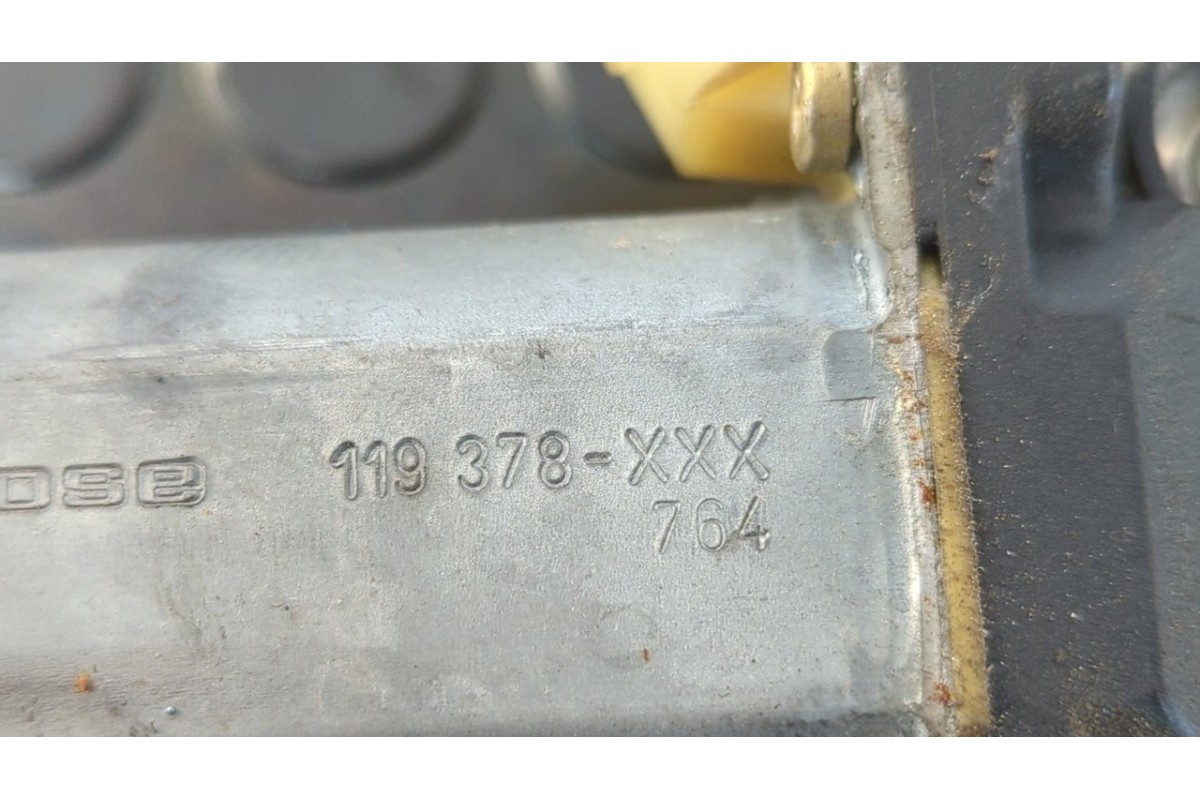 Recambio de elevalunas delantero derecho para mercedes-benz clase clk (w208) coupe 2.0 16v cat referencia OEM IAM 0130821723  