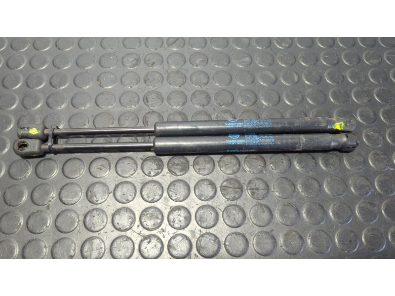 Recambio de amortiguadores maletero / porton para ssangyong rexton 2.9 td gls referencia OEM IAM 7143608101  