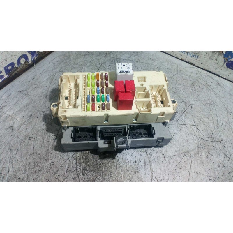 Recambio de caja reles / fusibles para fiat bravo (198) 1.9 8v jtd cat referencia OEM IAM 51761160  