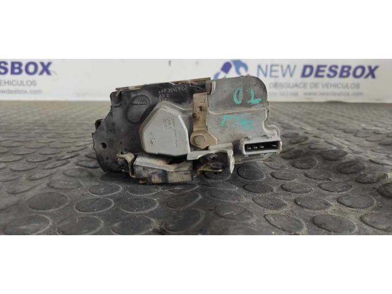 Recambio de cerradura puerta trasera derecha para peugeot 206 berlina x-line refri referencia OEM IAM VALEO2004  