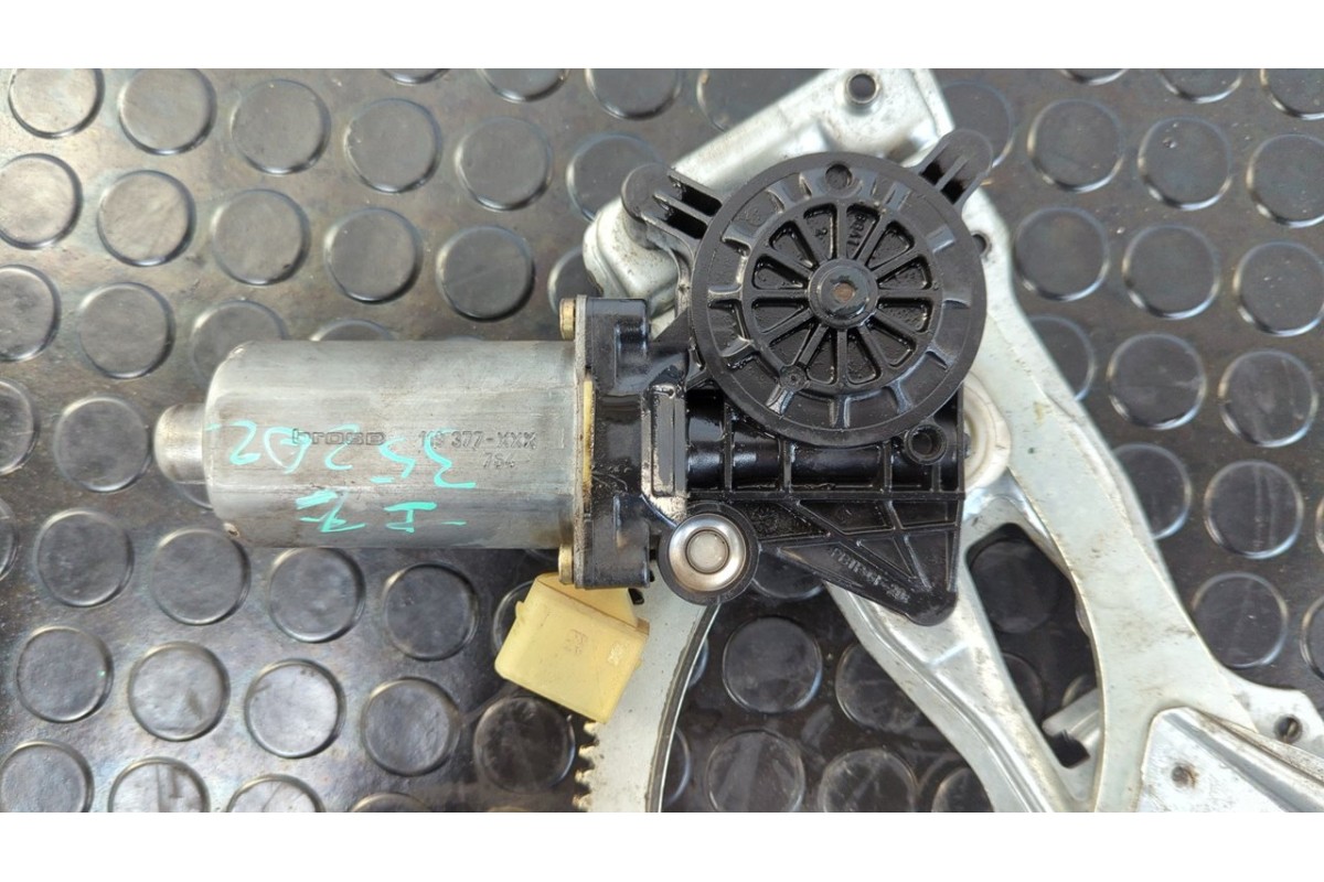 Recambio de elevalunas delantero izquierdo para mercedes-benz clase clk (w208) coupe 2.0 16v cat referencia OEM IAM 0130821722  