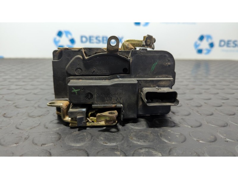 Recambio de cerradura puerta delantera derecha para citroen berlingo 1.9 diesel referencia OEM IAM VALEO2305  