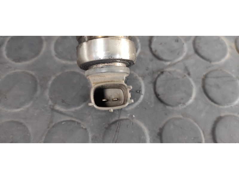 Recambio de inyector para toyota corolla (e12) 2.0 d-4d linea luna berlina referencia OEM IAM 236700G010  