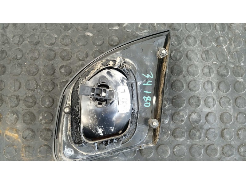 Recambio de piloto porton izquierdo para nissan primera berlina (p11) 2.0 turbodiesel cat referencia OEM IAM 89020318  