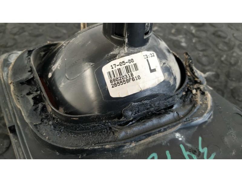 Recambio de piloto porton izquierdo para nissan primera berlina (p11) 2.0 turbodiesel cat referencia OEM IAM 89020318  