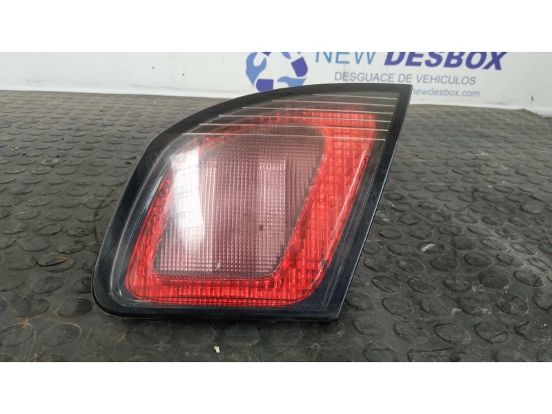 Recambio de piloto porton derecho para nissan primera berlina (p11) 2.0 turbodiesel cat referencia OEM IAM 89020317  