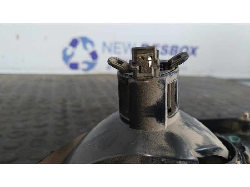 Recambio de piloto porton derecho para nissan primera berlina (p11) 2.0 turbodiesel cat referencia OEM IAM 89020317  