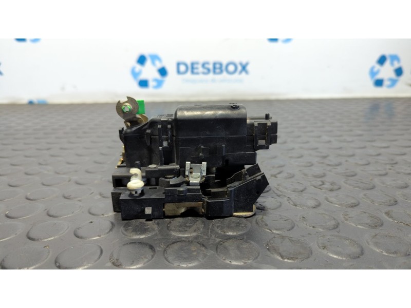 Recambio de cerradura puerta delantera derecha para renault master combi desde ´98 2.2 diesel referencia OEM IAM 37X56  