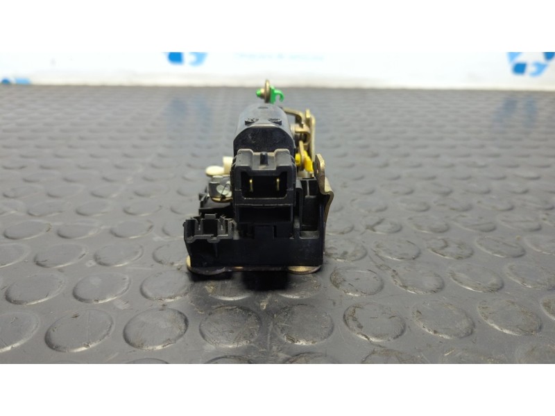 Recambio de cerradura puerta delantera derecha para renault master combi desde ´98 2.2 diesel referencia OEM IAM 37X56  