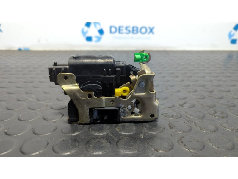 Recambio de cerradura puerta delantera derecha para renault master combi desde ´98 2.2 diesel referencia OEM IAM 37X56  