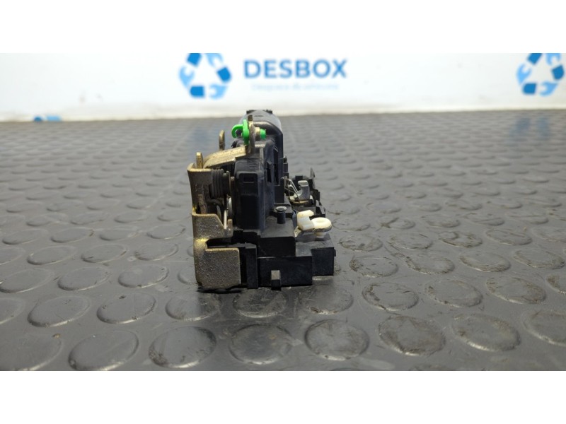 Recambio de cerradura puerta delantera derecha para renault master combi desde ´98 2.2 diesel referencia OEM IAM 37X56  