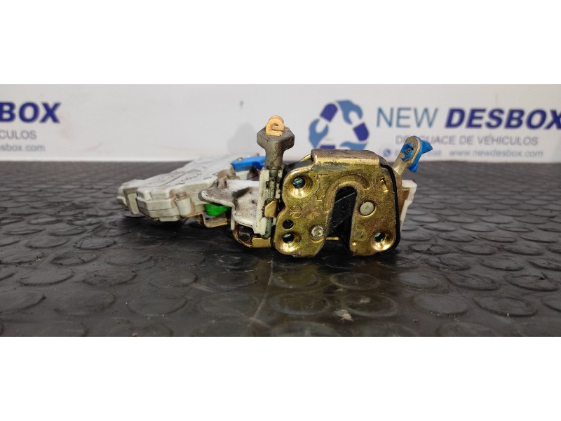 Recambio de cerradura puerta delantera izquierda para nissan terrano/terrano.ii (r20) 2.7 turbodiesel referencia OEM IAM 1155  