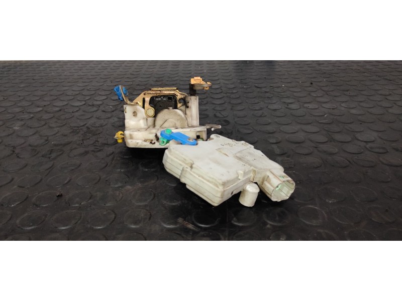 Recambio de cerradura puerta delantera izquierda para nissan terrano/terrano.ii (r20) 2.7 turbodiesel referencia OEM IAM 1155  