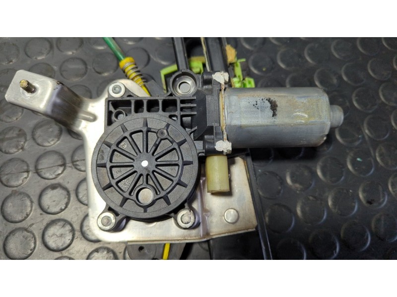 Recambio de elevalunas delantero izquierdo para bmw serie 3 compact (e46) 316ti m sport referencia OEM IAM 8251340  