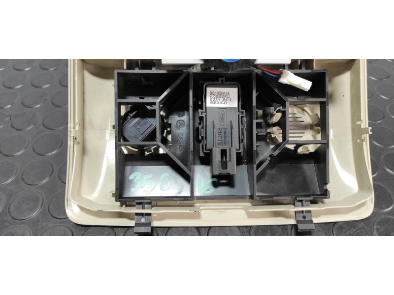 Recambio de luz interior para land rover range rover sport autobiography limited edition referencia OEM IAM 5H2213704DCNUG  
