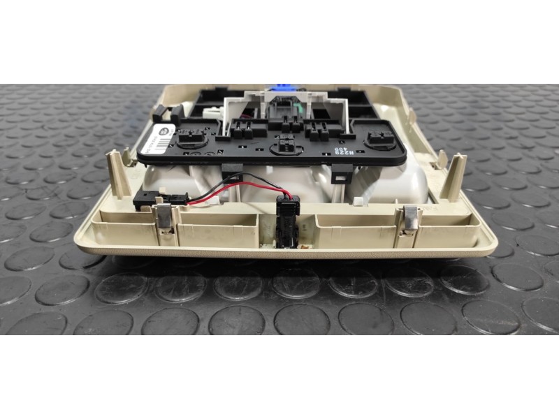 Recambio de luz interior para land rover range rover sport autobiography limited edition referencia OEM IAM 5H2213704DCNUG  