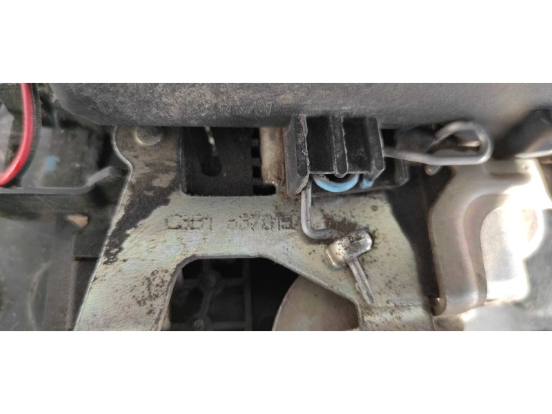 Recambio de cerradura puerta delantera izquierda para volkswagen golf iv variant (1j5) 1.9 tdi referencia OEM IAM C3B1837015A  