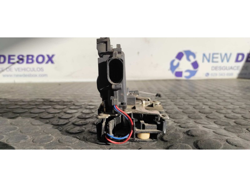 Recambio de cerradura puerta delantera izquierda para volkswagen golf iv variant (1j5) 1.9 tdi referencia OEM IAM C3B1837015A  