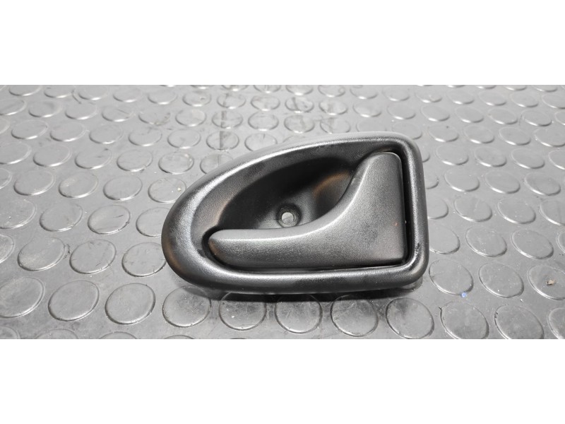 Recambio de maneta delantera derecha para nissan interstar mod. 04 (x70) 2.5 dci diesel cat referencia OEM IAM 91127101  