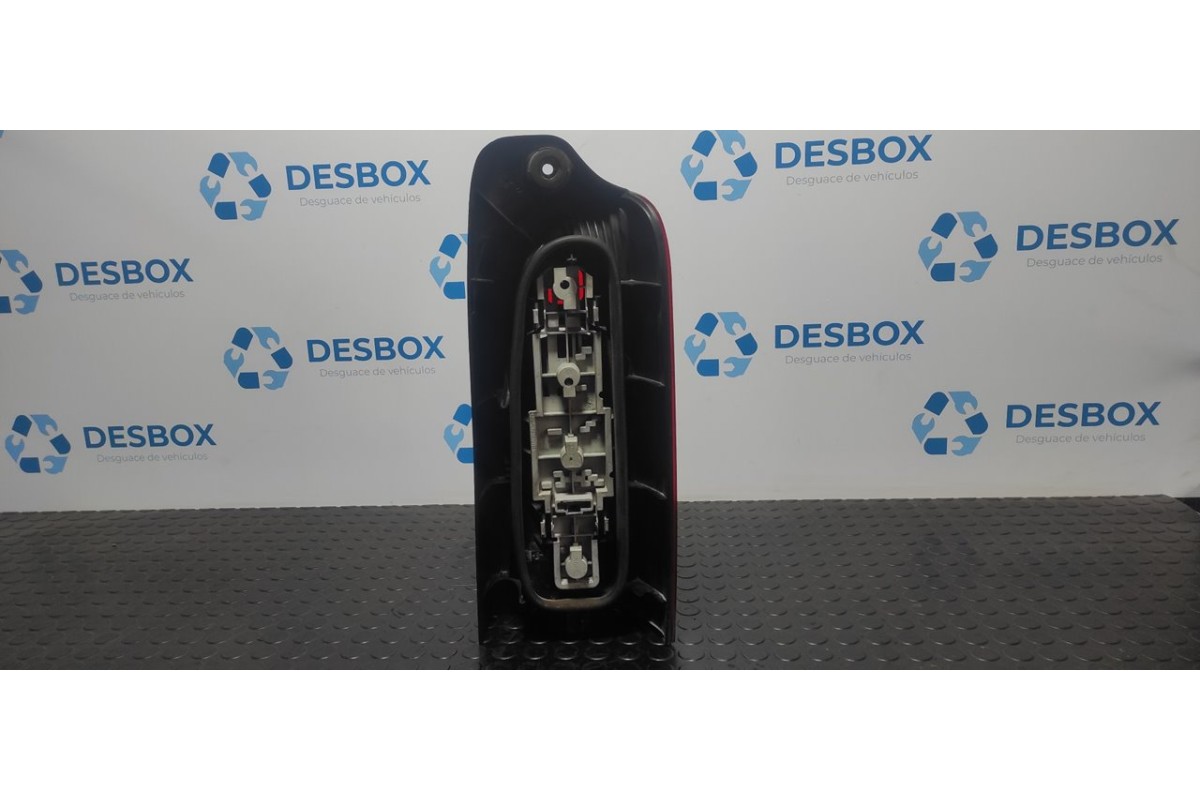 Recambio de piloto trasero izquierdo para nissan interstar mod. 04 (x70) 2.5 dci diesel cat referencia OEM IAM 8200171472  