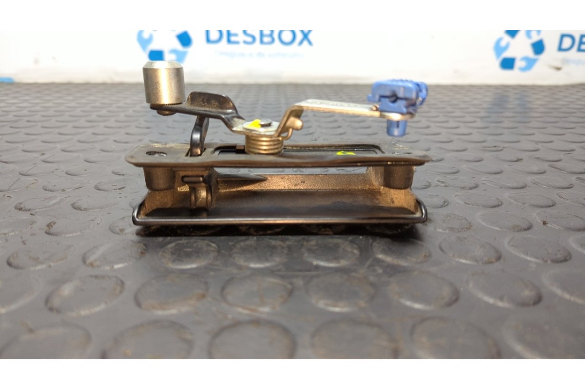 Recambio de maneta trasera derecha para ford transit mod. 2000 combi ft 260 2.0 corto referencia OEM IAM 2T14V43836AC  