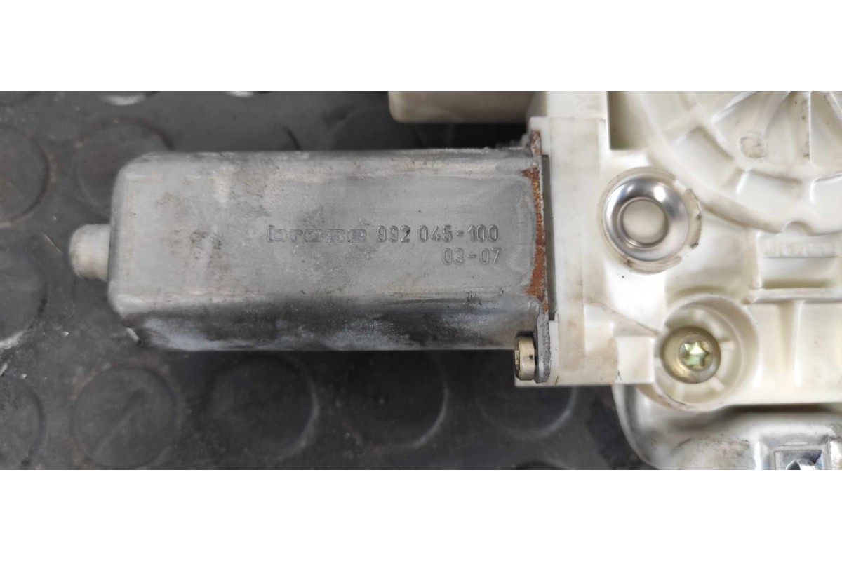 Recambio de elevalunas delantero izquierdo para toyota avensis berlina (t25) 2.0 d4-d executive berlina (5-ptas.) referencia OEM