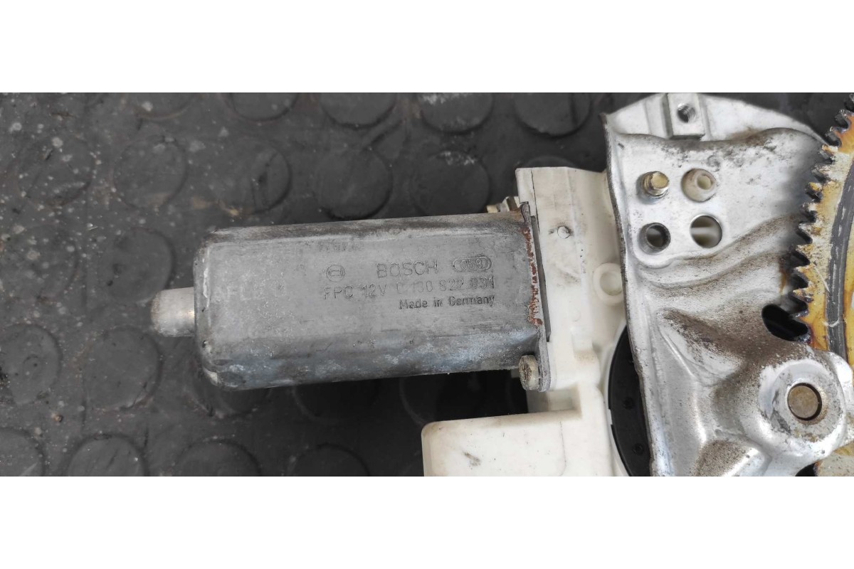 Recambio de elevalunas delantero izquierdo para toyota avensis berlina (t25) 2.0 d4-d executive berlina (5-ptas.) referencia OEM