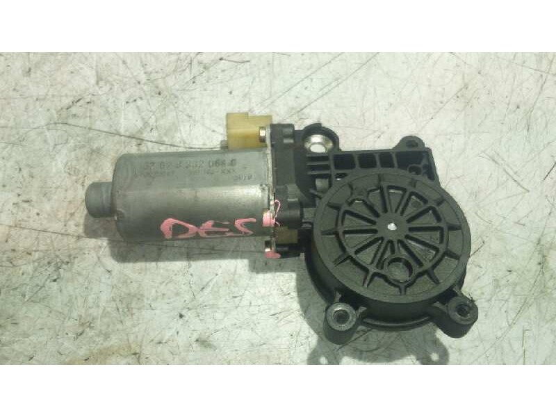 Recambio de motor elevalunas delantero izquierdo para bmw serie 3 berlina (e46) 2.0 16v diesel cat referencia OEM IAM 83620640  