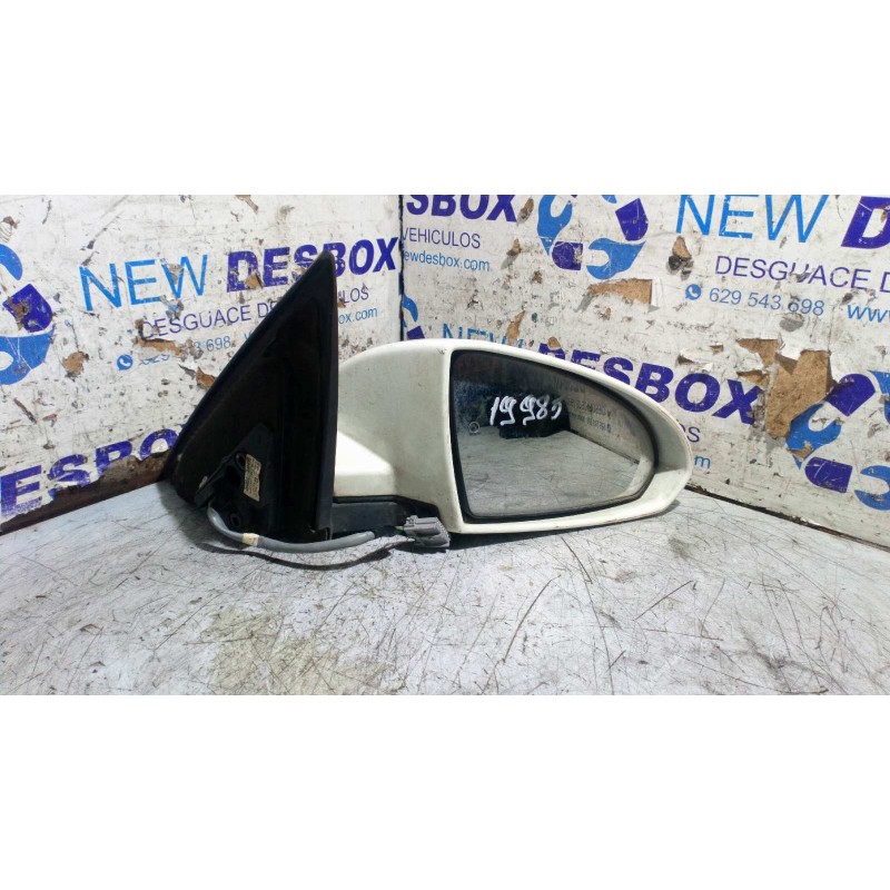 Recambio de retrovisor derecho para nissan primera berlina (p12) tekna referencia OEM IAM 96301AU468  