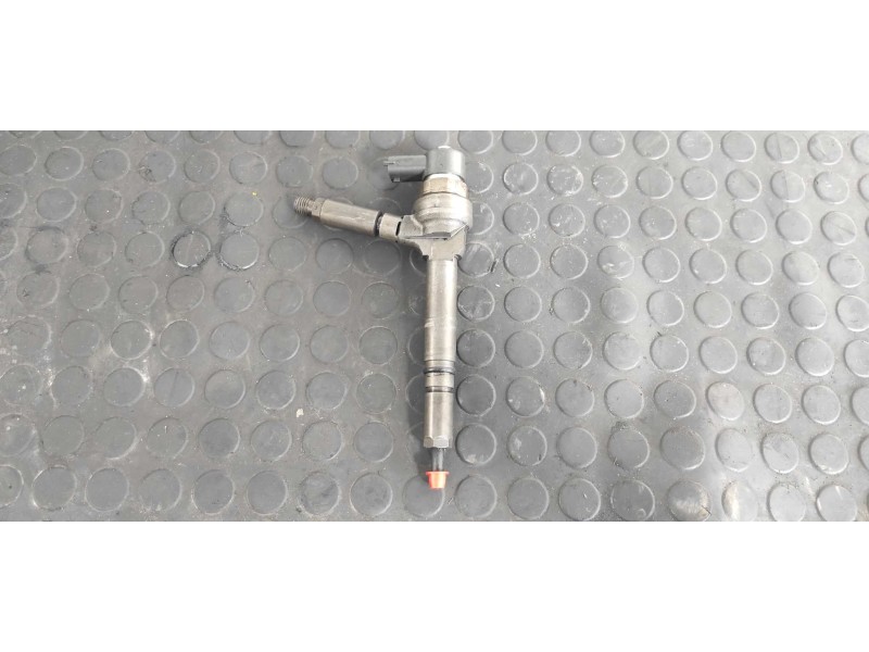Recambio de inyector para opel astra g berlina 1.7 16v cdti cat (z 17 dtl / lrb) referencia OEM IAM 0445110174  