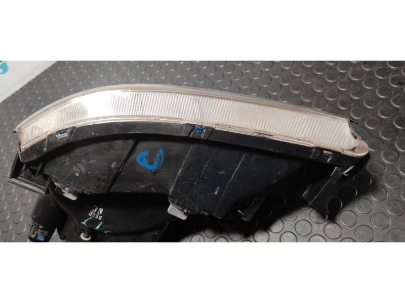 Recambio de faro derecho para hyundai tucson (jm) 2.0 crdi comfort (4wd) referencia OEM IAM 92102-2EXXX  